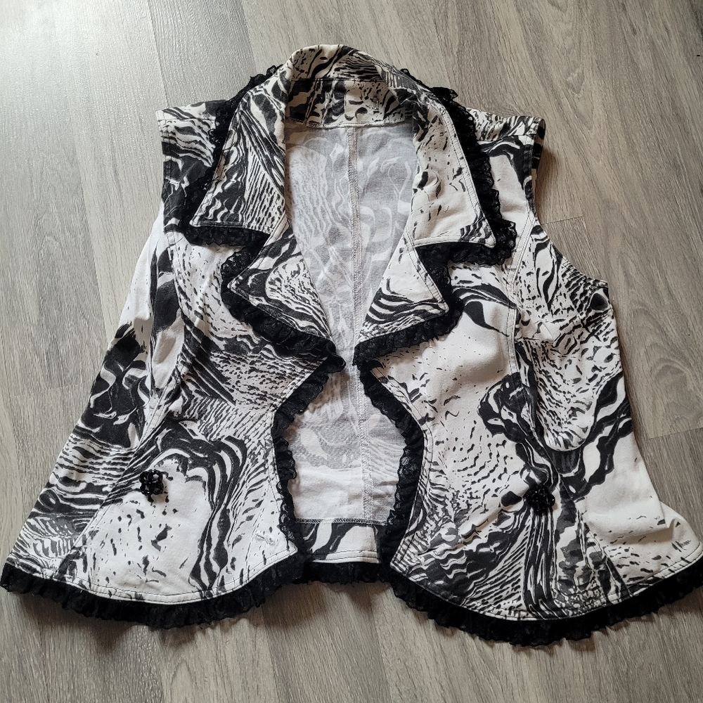 7|$30 Zebra cut off jean jacket